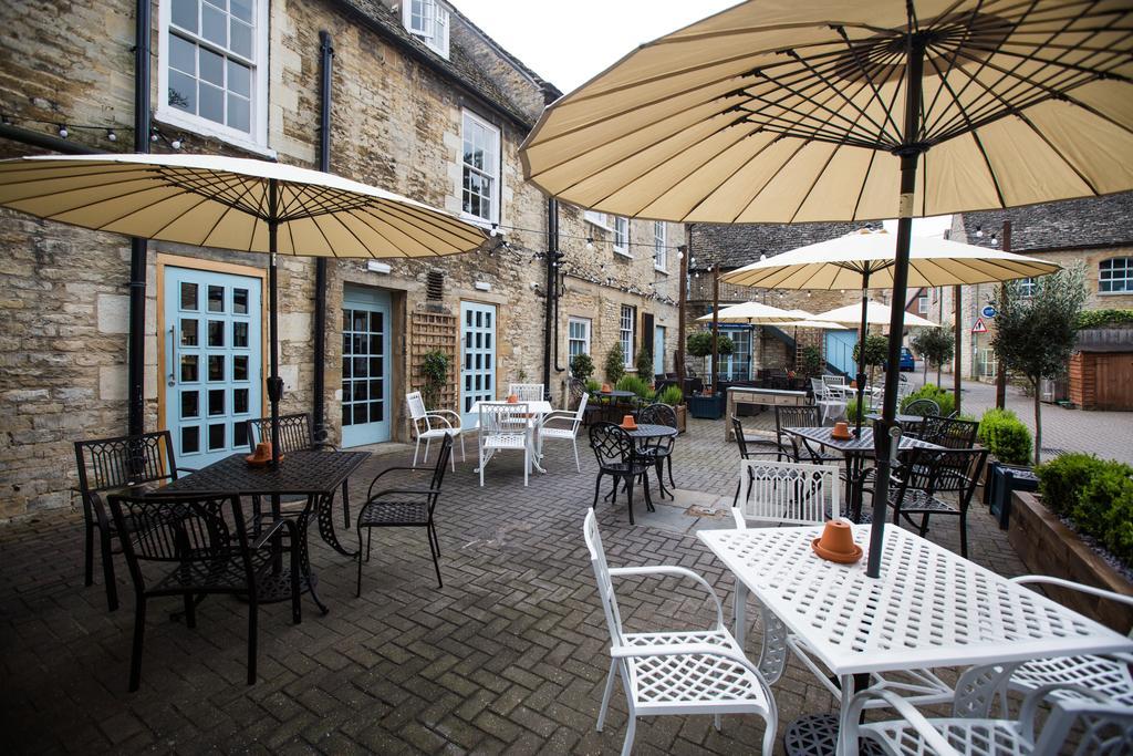 מלון וויטני The Blue Boar מראה חיצוני תמונה