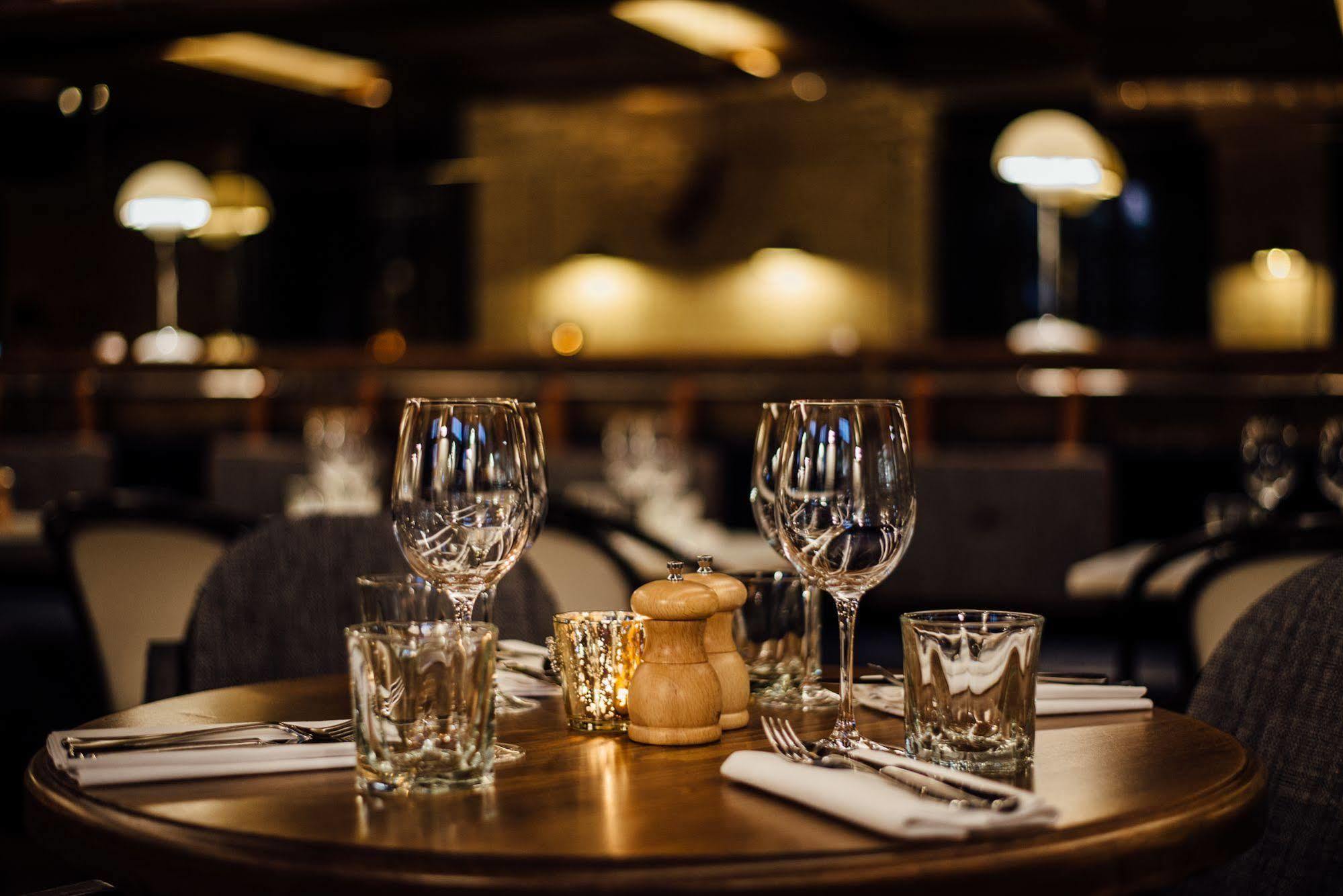 מלון וויטני The Blue Boar מראה חיצוני תמונה